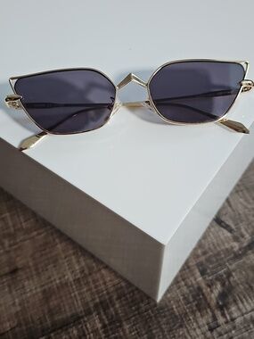 SOJOS - Slim Gold Frame Cat-Eye Sunglasses